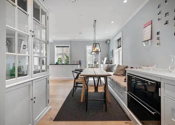 Beautiful Townhouse Super Central In - 4 Bedrooms 8 Guests Villa *