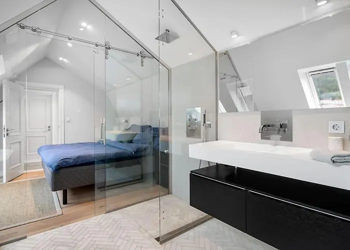 Villa Beautiful Townhouse Super Central In - 4 Bedrooms 8 Guests