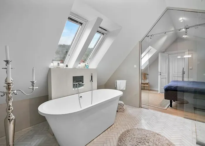 Villa Beautiful Townhouse Super Central In - 4 Bedrooms 8 Guests