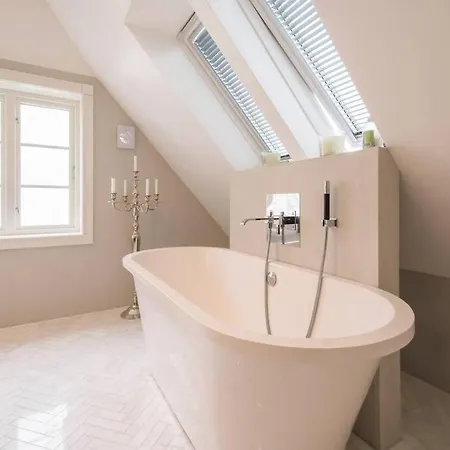 Beautiful Townhouse Super Central In - 4 Bedrooms 8 Guests *