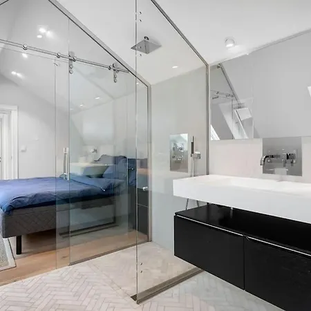 Villa Beautiful Townhouse Super Central In - 4 Bedrooms 8 Guests