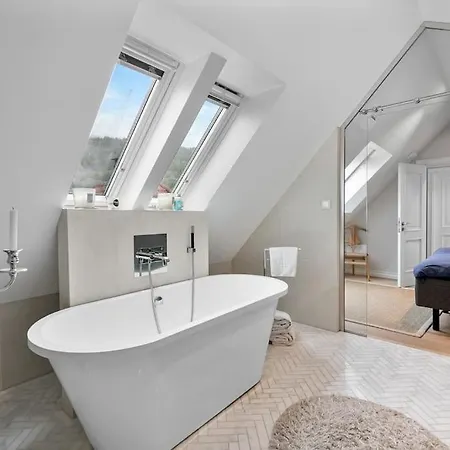 Villa Beautiful Townhouse Super Central In - 4 Bedrooms 8 Guests