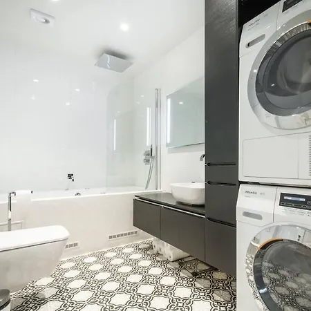Beautiful Townhouse Super Central In - 4 Bedrooms 8 Guests * 卑爾根