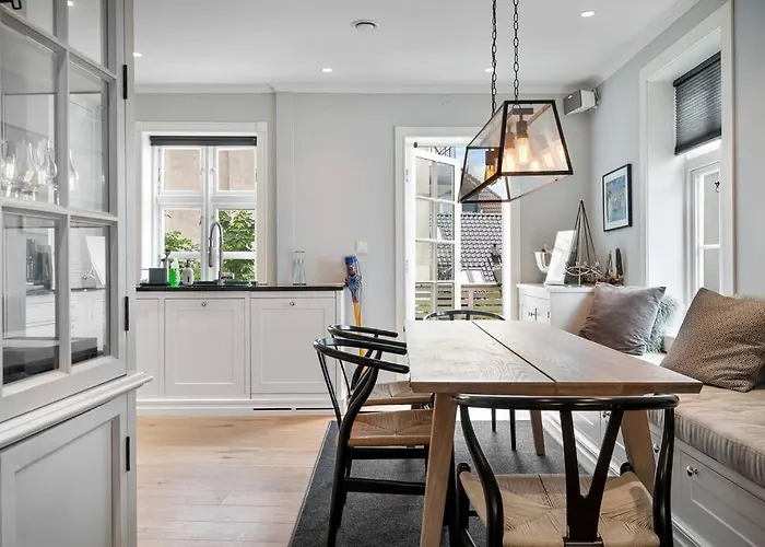 Beautiful Townhouse Super Central In - 4 Bedrooms 8 Guests Βίλα Μπέργκεν