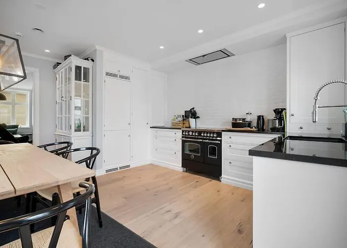 Beautiful Townhouse Super Central In - 4 Bedrooms 8 Guests Villa