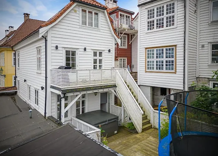 Beautiful Townhouse Super Central In - 4 Bedrooms 8 Guests Bergen