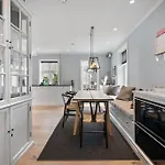 Beautiful Townhouse Super Central In - 4 Bedrooms 8 Guests Villa *
