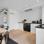 Beautiful Townhouse Super Central In - 4 Bedrooms 8 Guests Villa